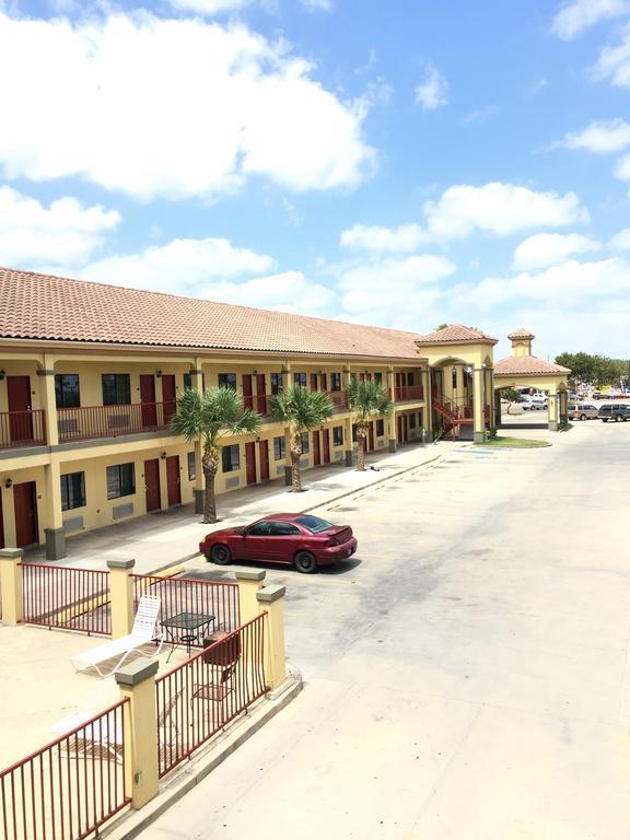 Boca Chica Inn And Suites Brownsville Buitenkant foto