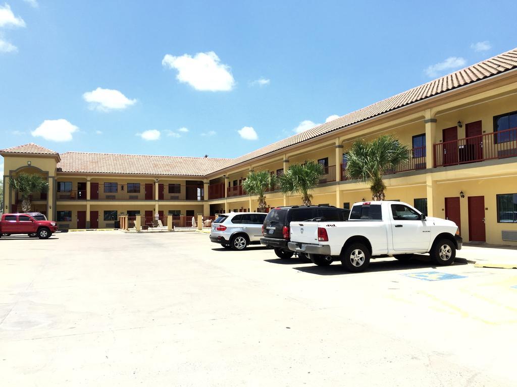 Boca Chica Inn And Suites Brownsville Buitenkant foto